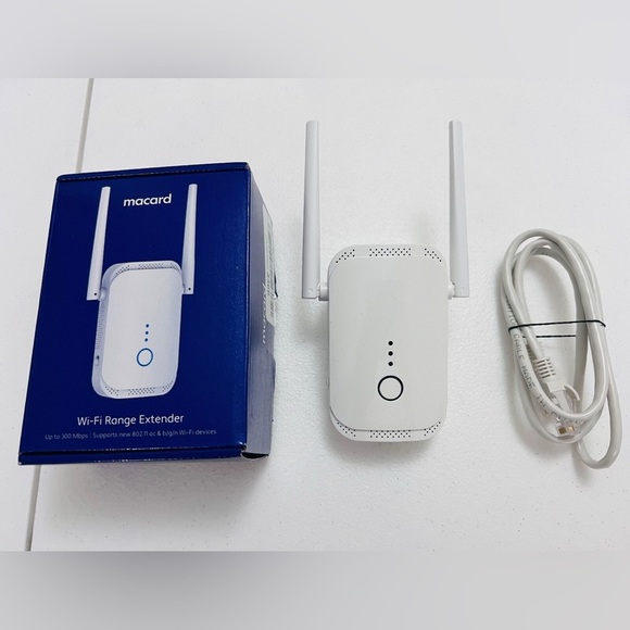 Dual Antenna Wi-Fi Range Extender - White - Picture 7 of 8